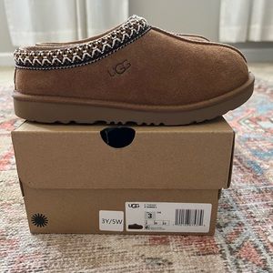 UGG Tasman